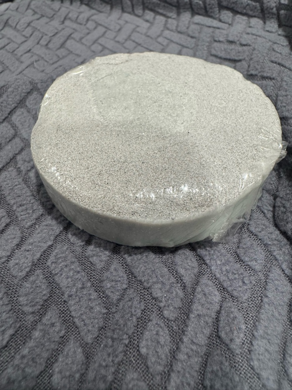 Dead skin removal bar tea tree and peppermint with pumice and urea goat milk soa